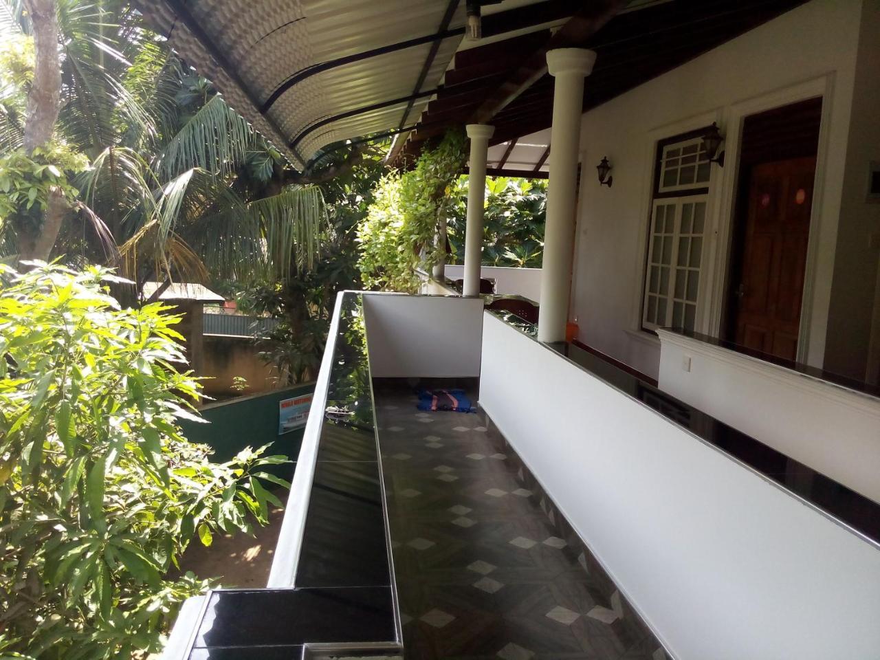 Lionka Guesthouse Mirissa Exteriér fotografie